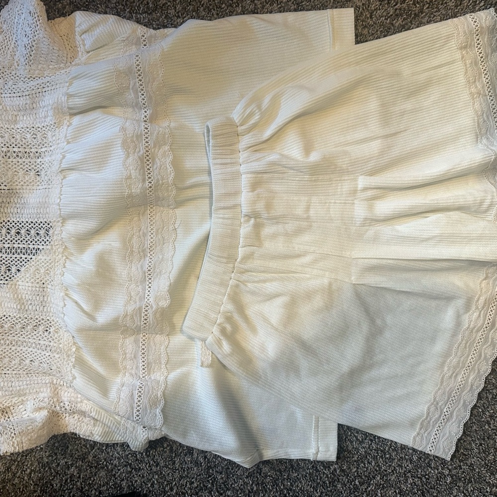 POL Delicate Cream Lace Top
